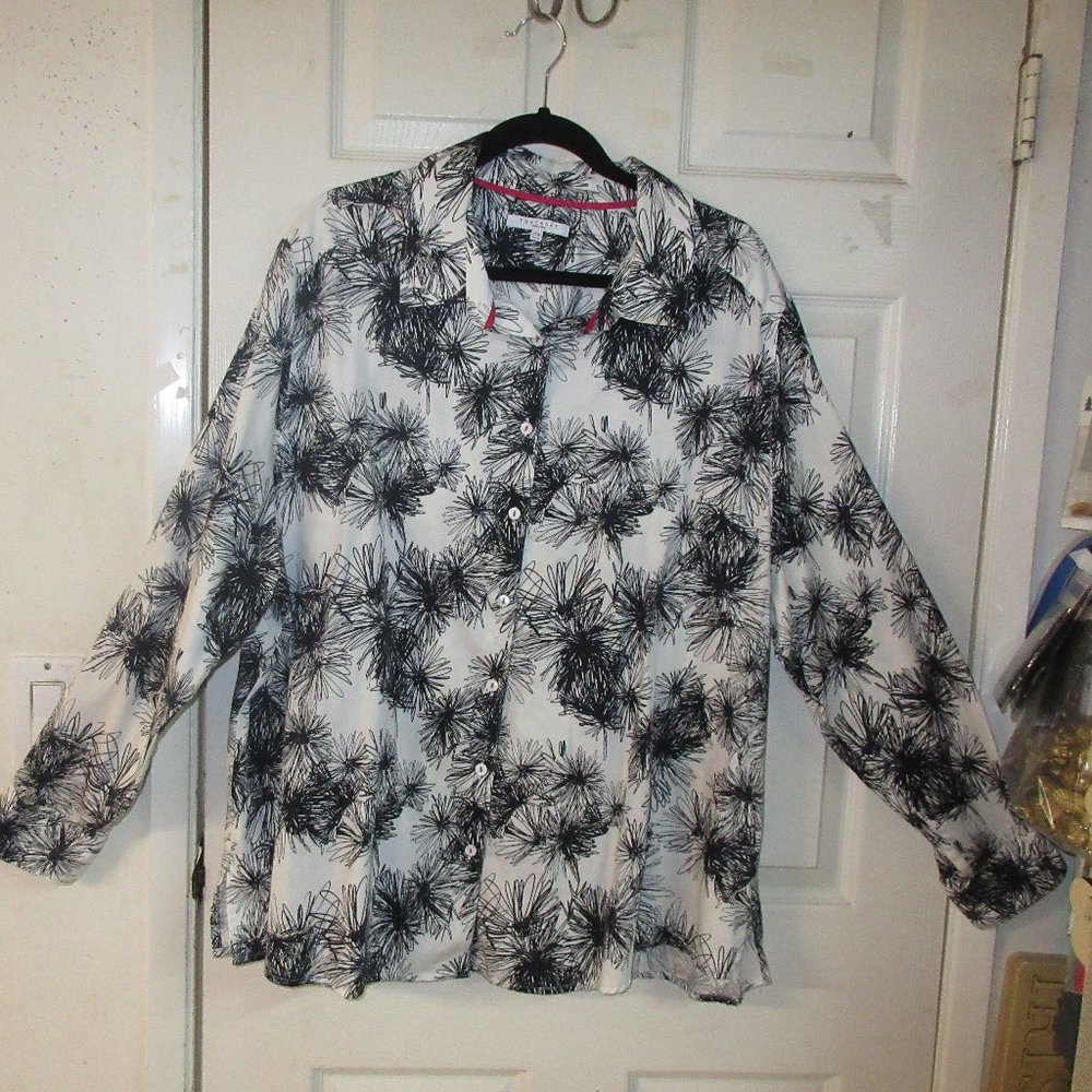Foxcroft Wrinkle free 100% cotton Long sleeve top size 24W Black and white